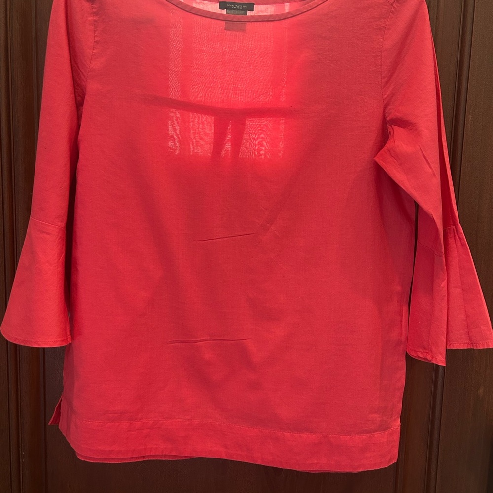 Women's Anne Taylor Coral Top - EUC